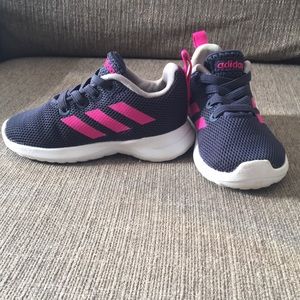 Toddler girl size 5K Adidias sneaker